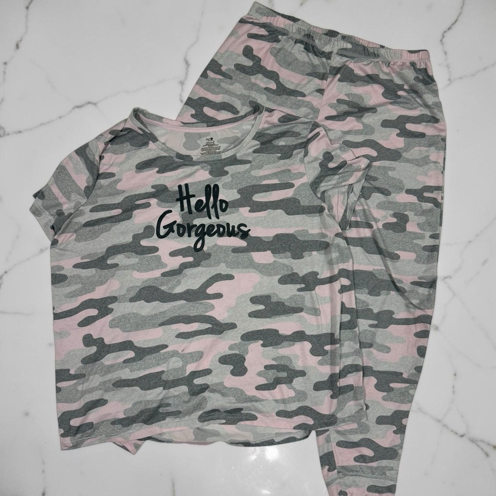 Secret Treasures "Hello Gorgeous" Pink Camo Pajama Set Women's Large